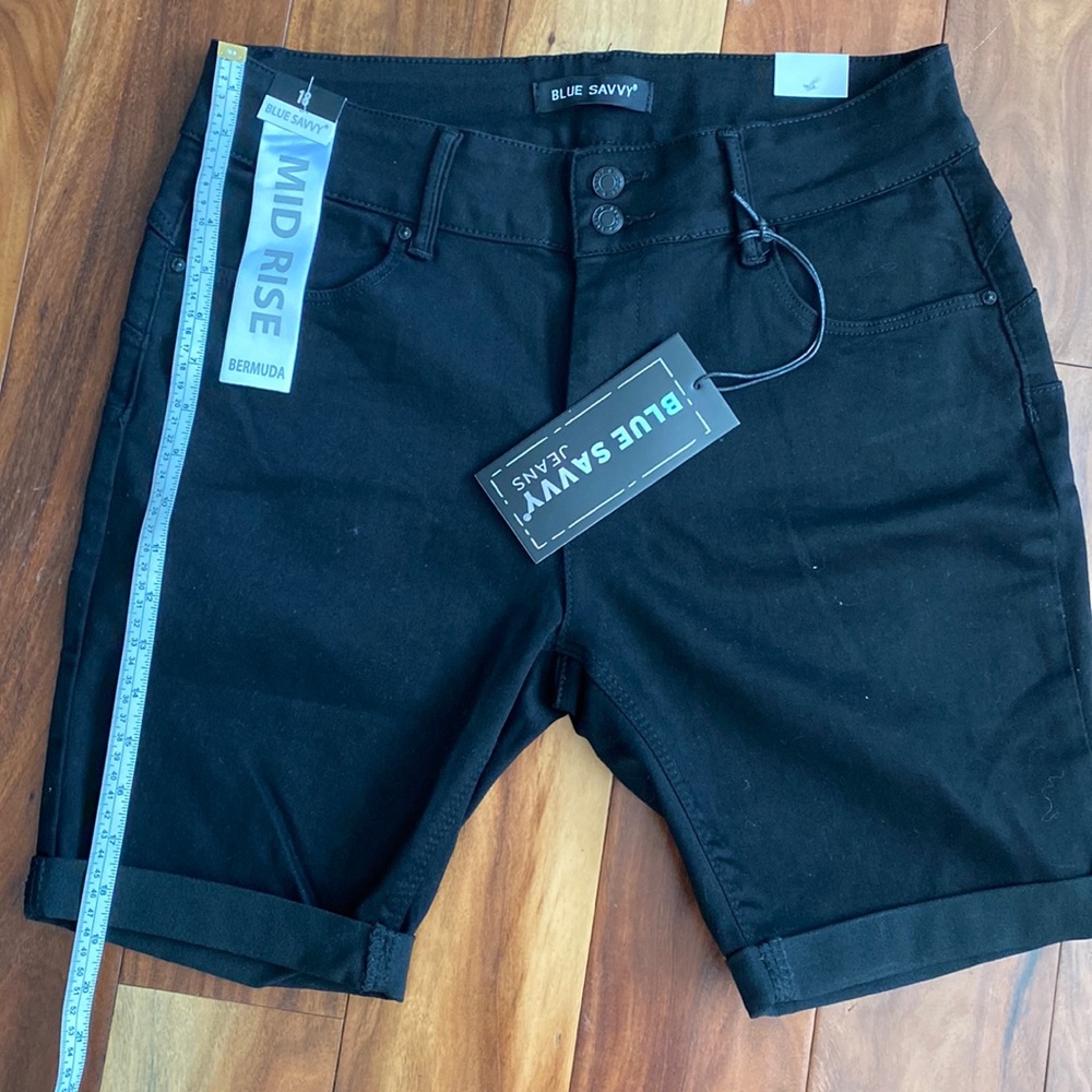 Mid rise size 18 Bermuda